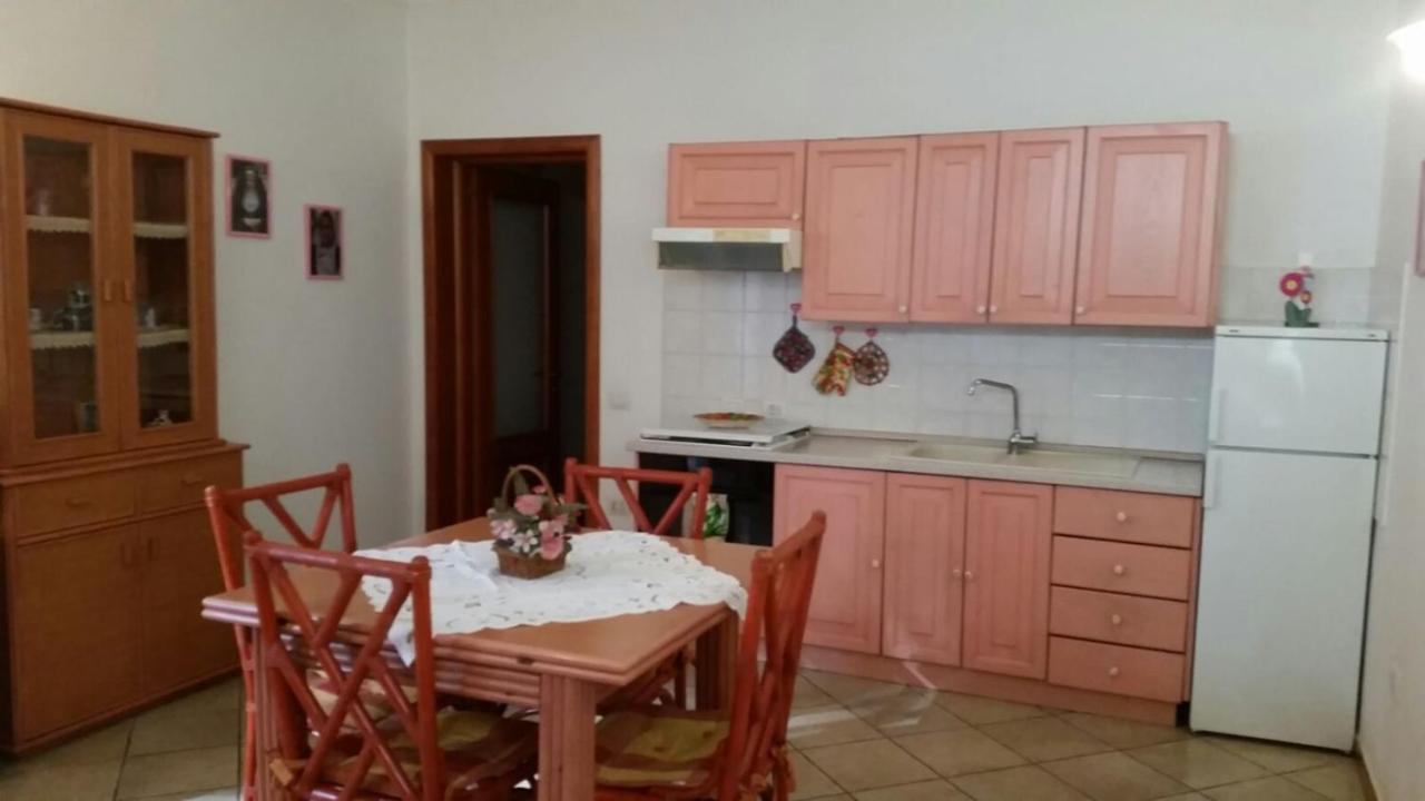 La Casa Rosa - Grazioso Bivano Con Posto Auto Monserrato Luaran gambar